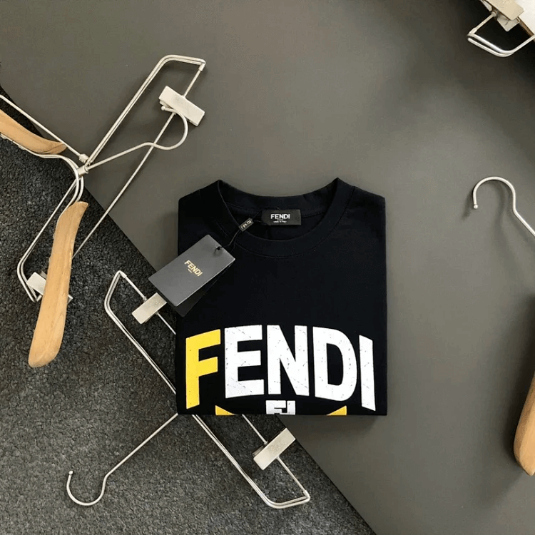 FENDI Logo T-Shirt Black T-Shirts