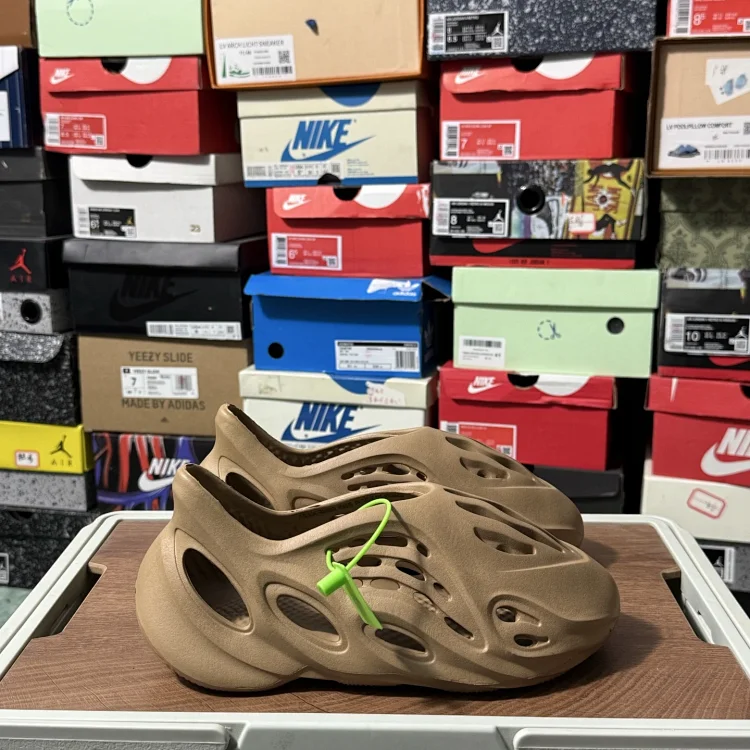 Adidas Yeezy SLIDE Brown Shoes