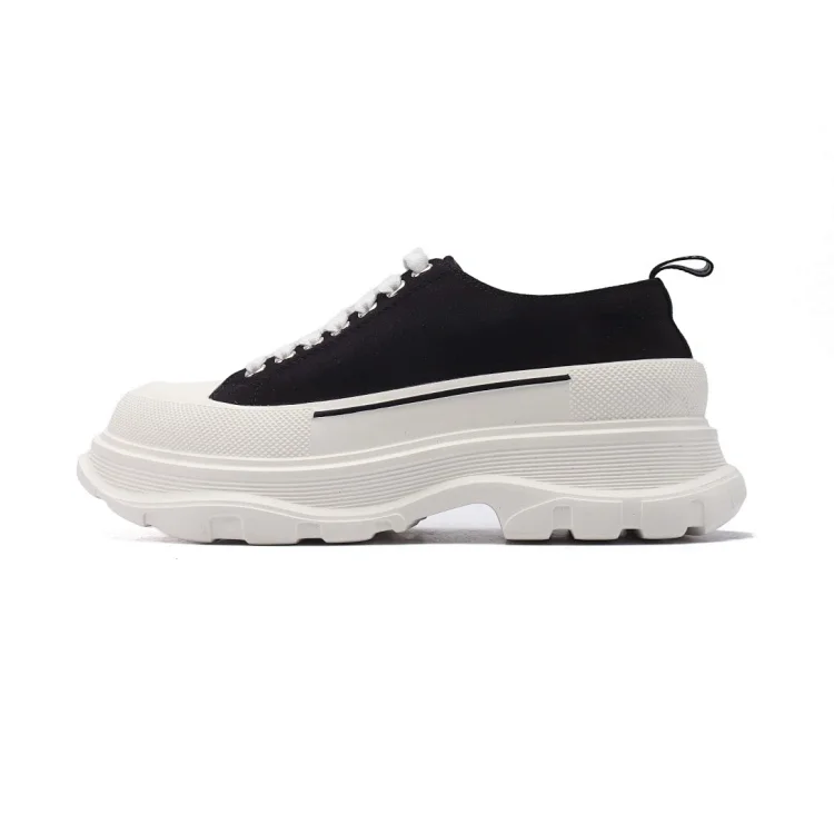 Alexander McQueen Tread Slick Black Low-top Sneakers