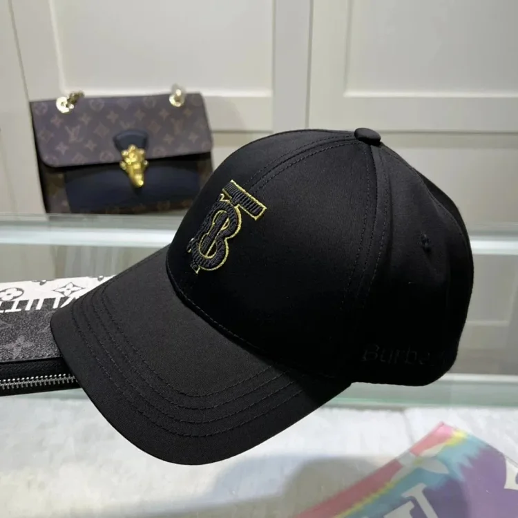 Burberry Baseball Cap Black Mise