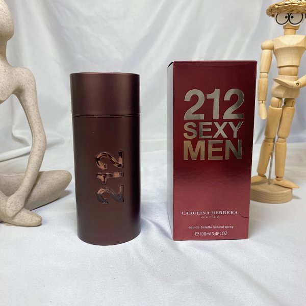Carolina Herrera 212 Sexy Men Eau de Toilette Burgundy