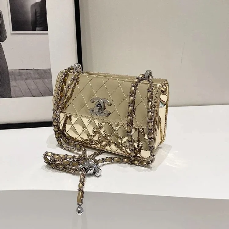 Chanel Classic Flap Bag Gold Mise