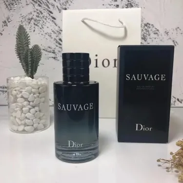 Dior Sauvage Eau de Parfum, Dark Gradient, Mise