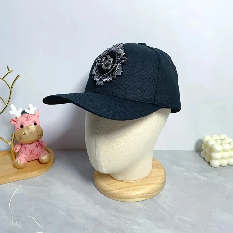 Embroidered Cap Black Mise