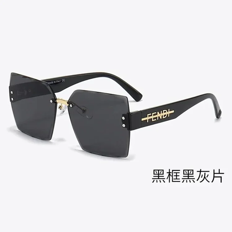 Fendi Sunglasses Black Frame, Black Lenses, Mise