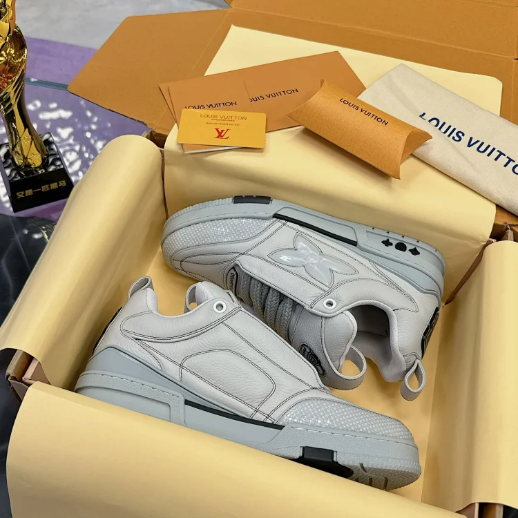 Louis Vuitton Sneakers Light Grey Shoes