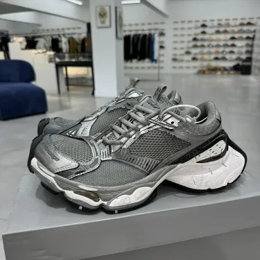Mizuno Wave Rider 10 Grey Shoes