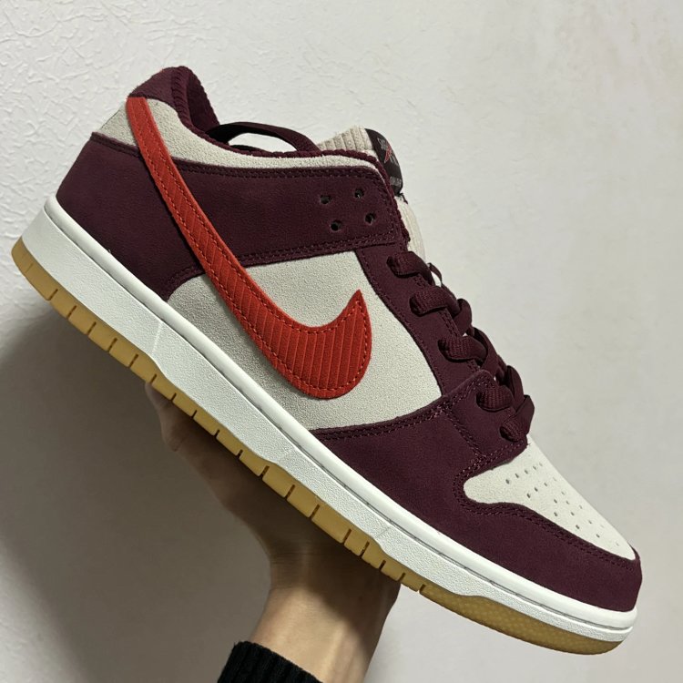 Nike Dunk Low - Maroon - Shoes