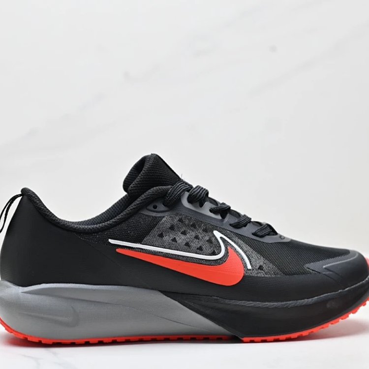 Nike Running Shoe Black and Red Shoes