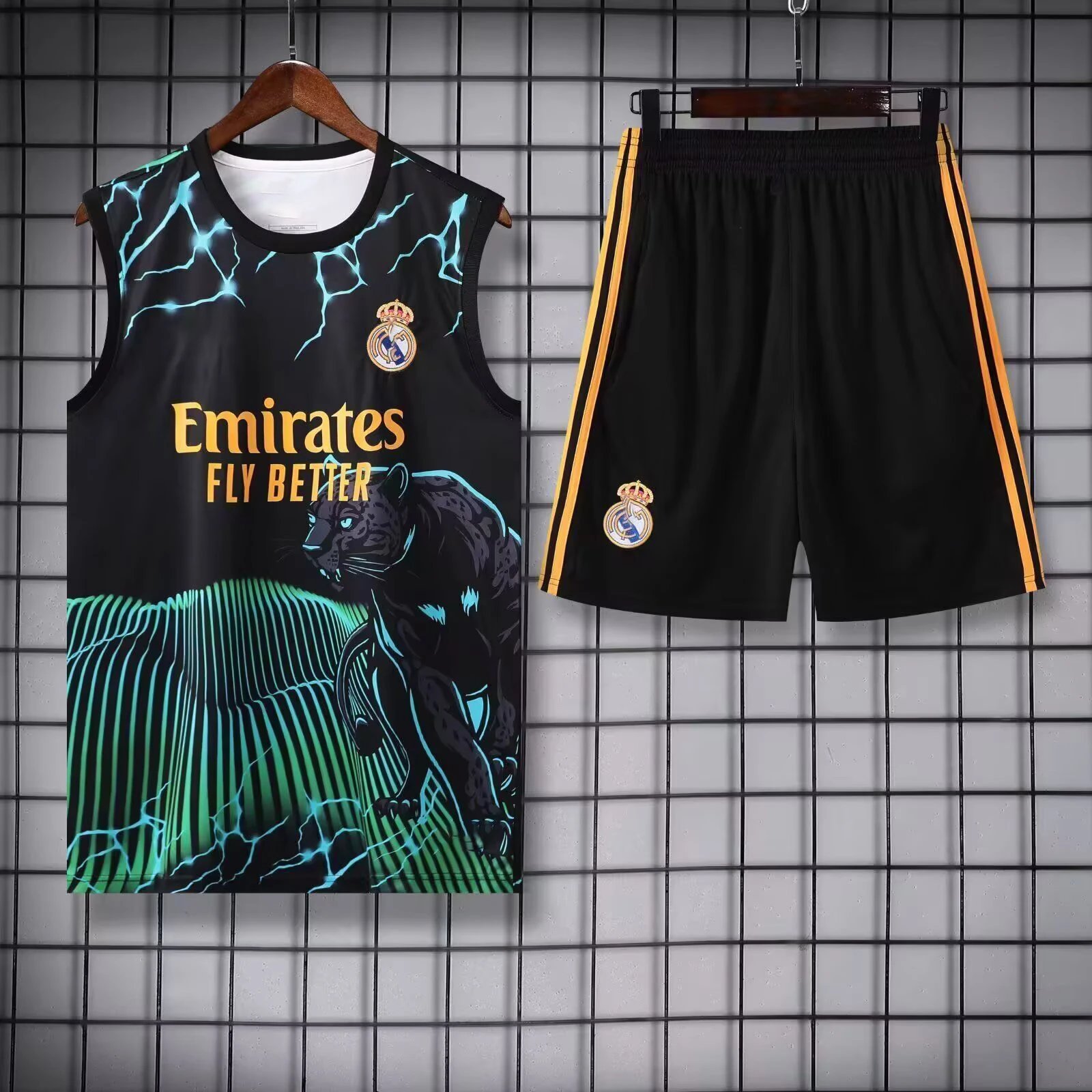 Real Madrid Emirates Fly Better Basketball Set Black