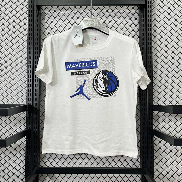 T-Shirt Colorful Graphic GIVE
